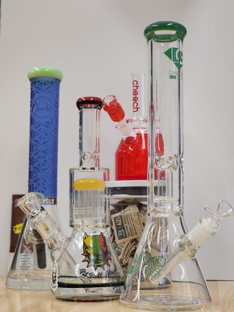 SMOKERS PALACE SMOKE SHOP Updated August 2024 4940 Verdugo Way