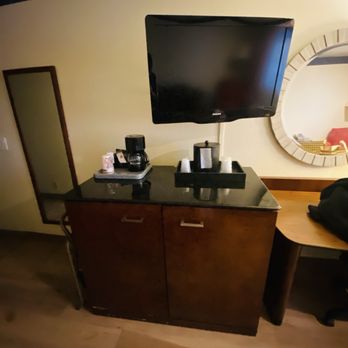 Oakridge Inn - Hotels Near Me - Oak View, California Oakridge Inn - Hotels Near Me - Oak View, California