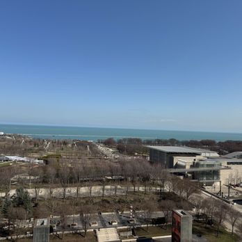 Cindy's Rooftop - Lake Michigan - New American Near Me - Chicago, Illinois
