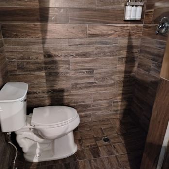 Nomads Hotel - Toilet in shower - Hotels Near Me - San Clemente, California