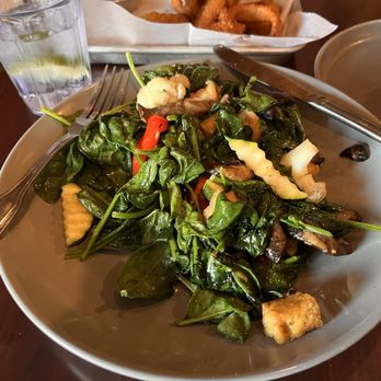 Green Leaves Vegan - Spinach stir fry, rice and onion rings! The perfect dinner. - Thai Near Me - Los Angeles, California Green Leaves Vegan - Spinach stir fry, rice and onion rings! The perfect dinner. - Thai Near Me - Los Angeles, California