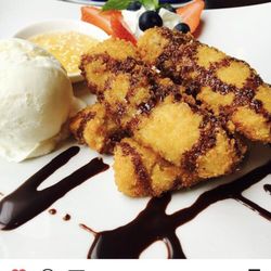 Baan Thai - Thai banana fritter with honey sesame and ice cream