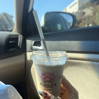 SunLife Organics - Vanilla smoothie - Juice Bars & Smoothies Near Me - Malibu, California SunLife Organics - Vanilla smoothie - Juice Bars & Smoothies Near Me - Malibu, California