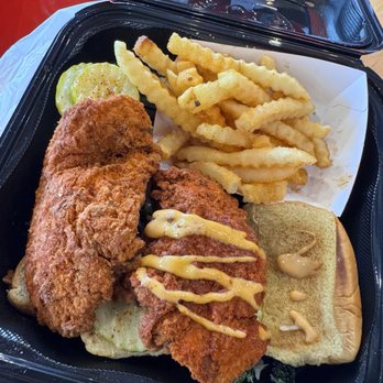 Dave's Hot Chicken - Regular slider meal - Chicken Shop Near Me - Folsom, California Dave's Hot Chicken - Regular slider meal - Chicken Shop Near Me - Folsom, California