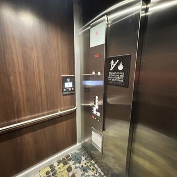 Hampton Inn & Suites Marina - Elevator - Hotels Near Me - Marina, California Hampton Inn & Suites Marina - Elevator - Hotels Near Me - Marina, California