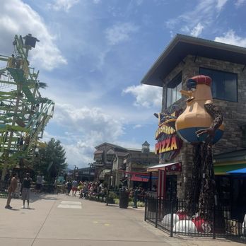 The Island - Amusement Parks Near Me - Pigeon Forge, Tennessee
