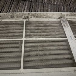 Holiday Inn Express Chillicothe East - Nasty A/C unit that smelled like rancid mildew. This hotel is a Petri dish.