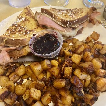 Green Light Diner - Monte Cristo with a side of roasted potatoes - Diners Near Me - Poulsbo, Washington
