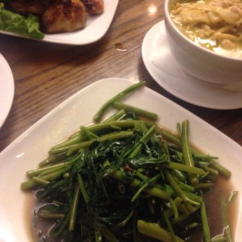 SriPraPhai Thai Restaurant - Thai Near Me - Woodside, New York