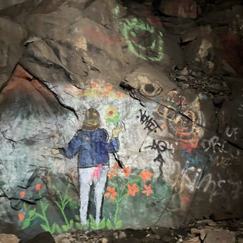 Donner Pass Railroad Tunnel Hike - Donner Tunnels hike - Hiking Near Me - Truckee, California