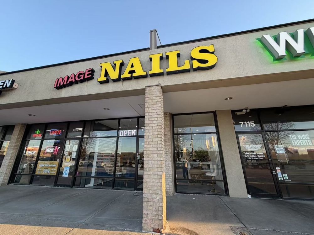 Image Nails Logo