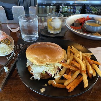 JJ’s Table and Bar - Tuna burger and street corn - New American Near Me - Lakeside Marblehead, Ohio JJ’s Table and Bar - Tuna burger and street corn - New American Near Me - Lakeside Marblehead, Ohio