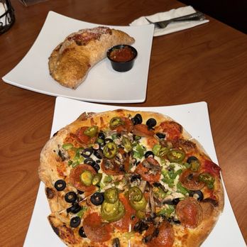 Pizza Lounge - Calzone and Create Your Own Pizza - Pizza Near Me - Pasadena, Texas Pizza Lounge - Calzone and Create Your Own Pizza - Pizza Near Me - Pasadena, Texas