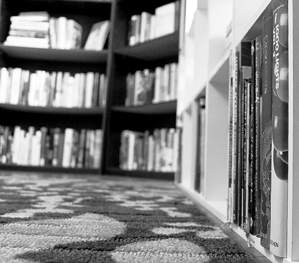 Ol' Curiosities & Book Shoppe Logo