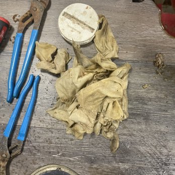 Service Pro Plumbing - Cleaning company flushing Cleaning wipes in the toilet. - Plumbing Near Me Service Pro Plumbing - Cleaning company flushing Cleaning wipes in the toilet. - Plumbing Near Me
