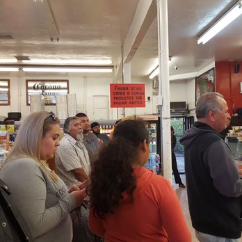 Dos Toros Carniceria - customers in a store - Grocery Near Me - Huntington Park, California Dos Toros Carniceria - customers in a store - Grocery Near Me - Huntington Park, California