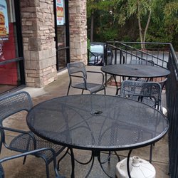 Firehouse Subs - Outside eating area