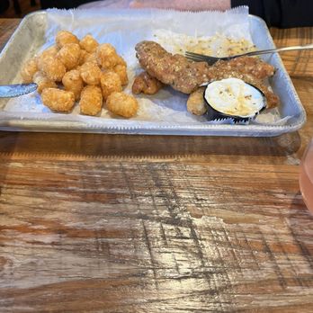 Ray Brook Brewhouse - Garlic Parmesan chicken strips and tater tots - Brewpubs Near Me - Ray Brook, New York