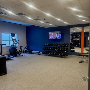Hampton Inn & Suites Cadillac - Fitness Area - Hotels Near Me - Cadillac, Michigan Hampton Inn & Suites Cadillac - Fitness Area - Hotels Near Me - Cadillac, Michigan