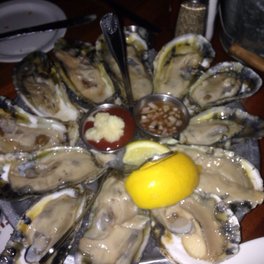 FishBar - Can't go wrong with fresh oysters!!! - Seafood Near Me - Manhattan Beach, California