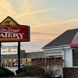 Elm Street Eatery - Cute exterior