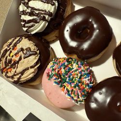Donut Haven - Booth's Corner Farmer's Market - Half dozen assorted donuts