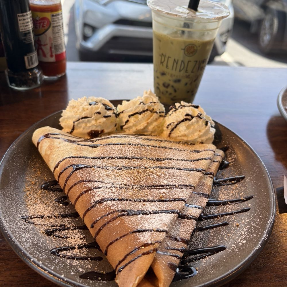 Matcha Crystal Boba and Crunchy Strawberry Crêpe Matcha Crystal Boba and Crunchy Strawberry Crêpe