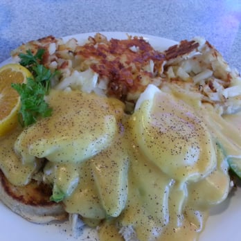 Schooner or Later - Crab and avocado benedict - Sandwiches Near Me - Long Beach, California