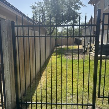 Elite Fence & Welding - Pool Fence Repair - Fences & Gates Near Me Elite Fence & Welding - Pool Fence Repair - Fences & Gates Near Me