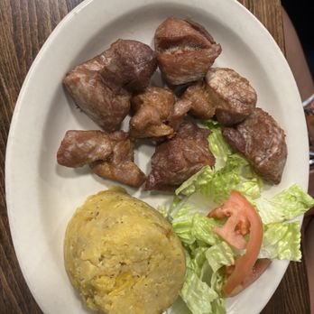 El Paladar - Fried chicken with plantains - Puerto Rican Near Me - Yauco, Puerto Rico
