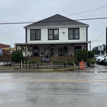 Leeland House - Outside of Leeland House - Breakfast & Brunch Near Me - Houston, Texas