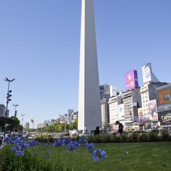Tom's - obelisco in argentina