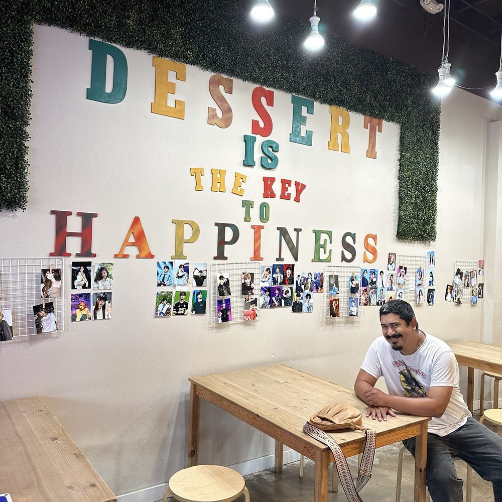 U Dessert Eats - Sitting area - Desserts Near Me - San Diego, California U Dessert Eats - Sitting area - Desserts Near Me - San Diego, California
