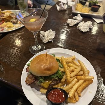 The Brass Tap - Happy Hour Burger + Raspberry Lemon Drop - American Near Me - Orlando, Florida The Brass Tap - Happy Hour Burger + Raspberry Lemon Drop - American Near Me - Orlando, Florida