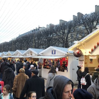 Angelina - Xmas market outside - Breakfast & Brunch Near Me - Paris, 75