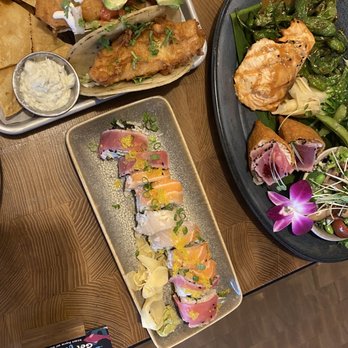 Pacific Catch - Rainbow Roll - Seafood Near Me - Walnut Creek, California
