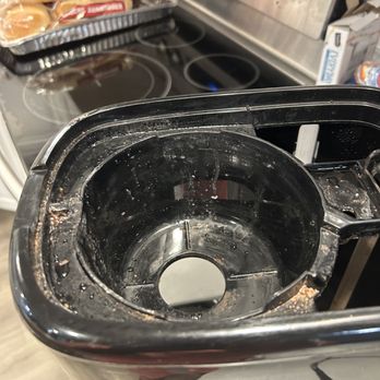Vacasa - The coffee pot was fifthy and corroded with mold - Vacation Rentals Near Me Vacasa - The coffee pot was fifthy and corroded with mold - Vacation Rentals Near Me