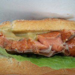 Mobile Fischräucherei Uwe Duczmal - Fischbrötchen mit Stremellachs und Honig-Senf-Sauce