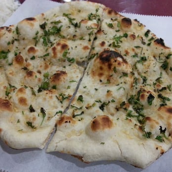 Delhi Palace - Garlic naan - little or no garlic, unfortunately - Indian Near Me - Cincinnati, Ohio