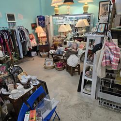 Starrdust Antiques and Treasures