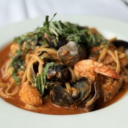 Bella Siena - Linguine Frutti di Mare!!!! My FAVORITE!!!!! It is loaded with seafood