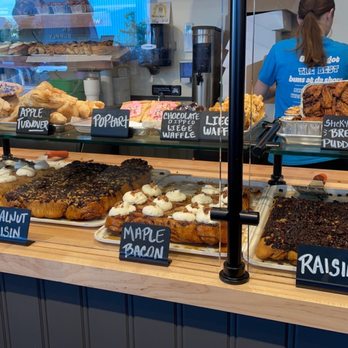 Barry's Buns - Maple bacon, walnut and "plain" were the ones we tried and delicious !! - Desserts Near Me - Wildwood Crest , New Jersey