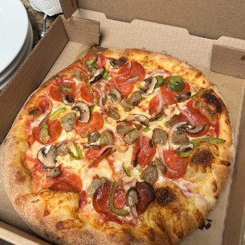 Flippers Pizza - Small MyPie Deluxe Pizza - Pizza Near Me - Orlando, Florida Flippers Pizza - Small MyPie Deluxe Pizza - Pizza Near Me - Orlando, Florida