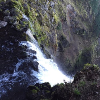 Multnomah Falls - At the top of the waterfall. Not as cool as at the bottom. - Hiking Near Me - Bridal Veil, Oregon Multnomah Falls - At the top of the waterfall. Not as cool as at the bottom. - Hiking Near Me - Bridal Veil, Oregon