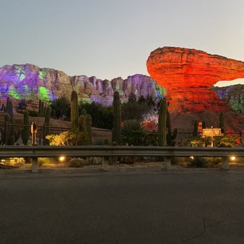 Flo's V8 Cafe - Outside eating area off to the side, what a view! - Cafes Near Me - Anaheim, California