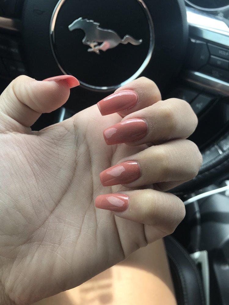 LE NAIL SALON Updated September 2024 3205 W Cuthbert Ave, Midland