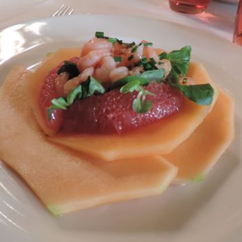 Le Basilic - Grapefruit, melon and shrimp salad - French Near Me - Paris, 75 Le Basilic - Grapefruit, melon and shrimp salad - French Near Me - Paris, 75
