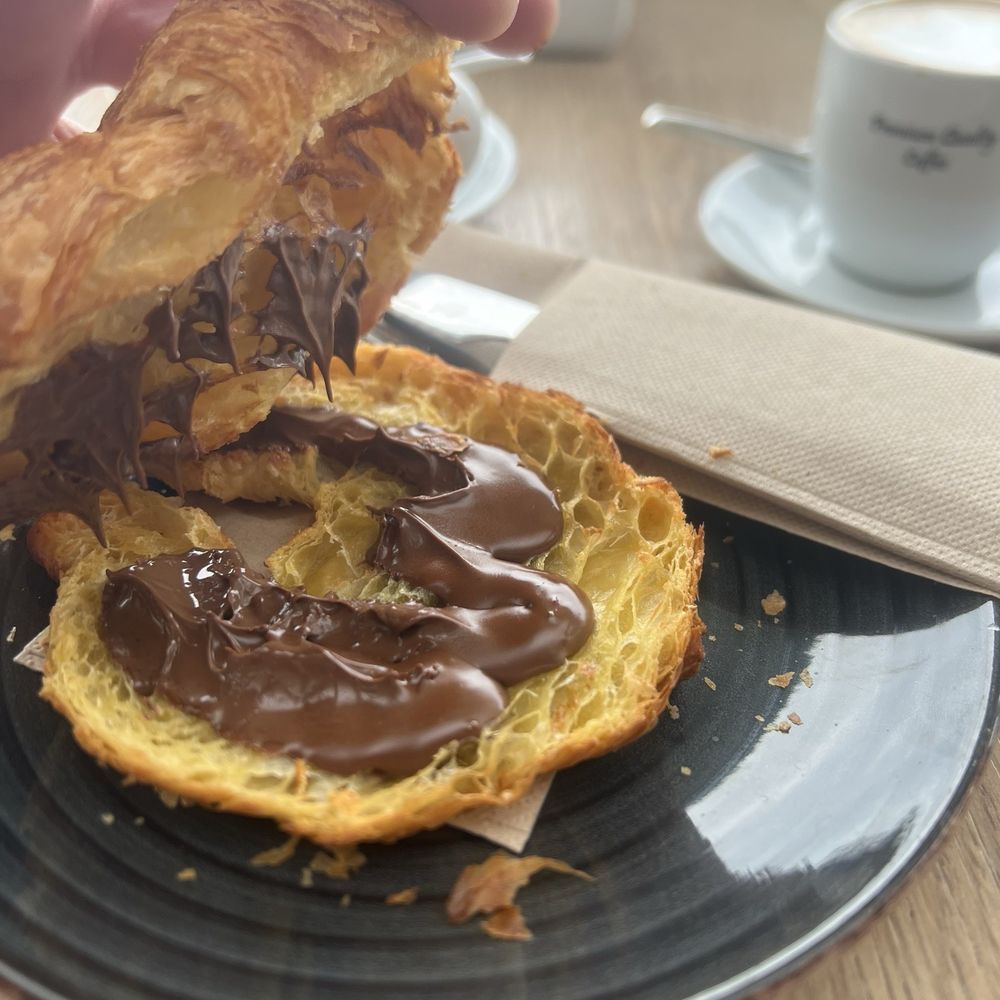 Noray - Dark chocolate filling - Spanish Near Me - Alicante, A