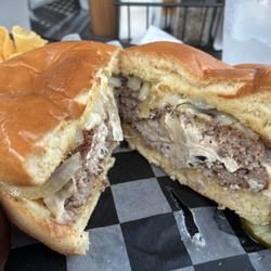 Thirsty Otter Tavern - Thirsty Otter Signature Burger
