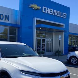 Hamilton Chevrolet - Dealer ship